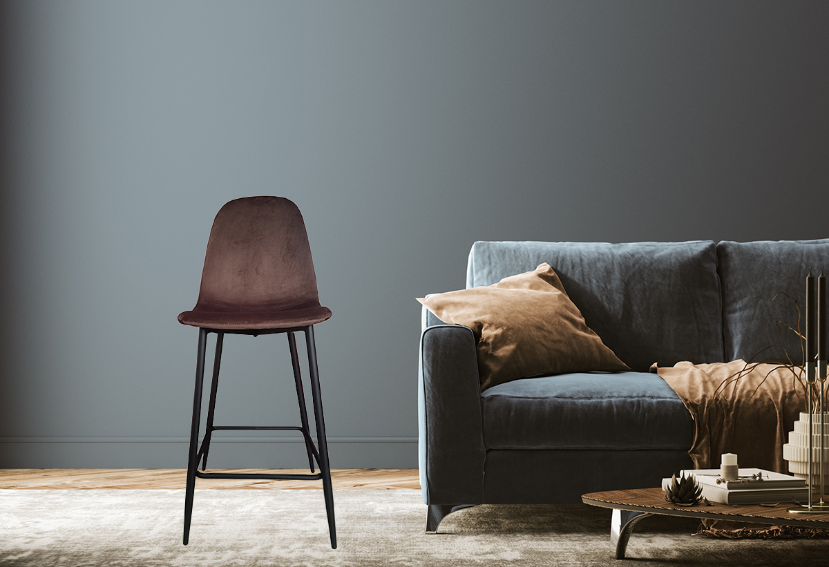 Το σκαμπό τοποθετημένο σε ένα σαλόνι